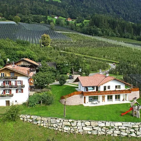 Krebishof Farm stay *